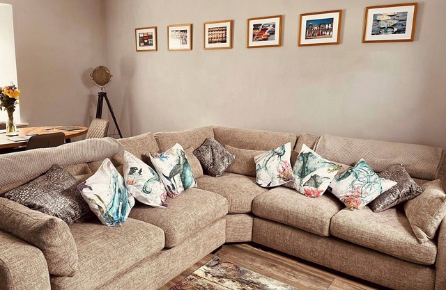 2 bedroom accommodation in Girvan