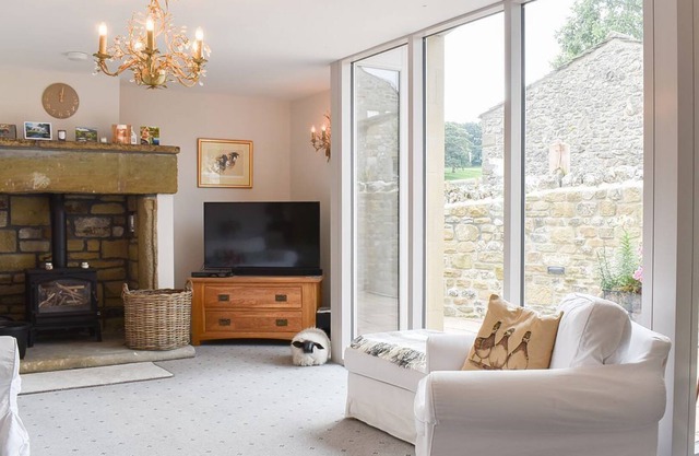 2 bedroom accommodation in Linton