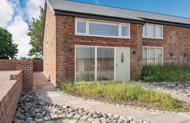 2 bedroom accommodation in Lytham