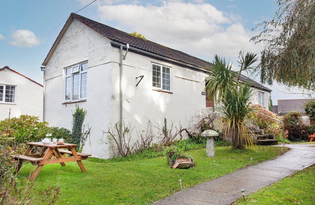 2 bedroom accommodation in Looe