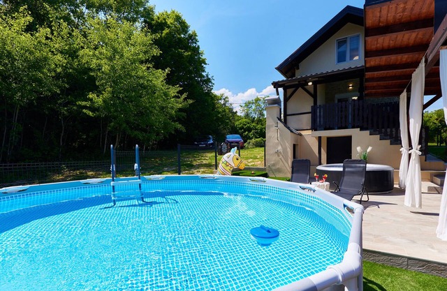 2 bedroom amazing home in Donja Lomnica