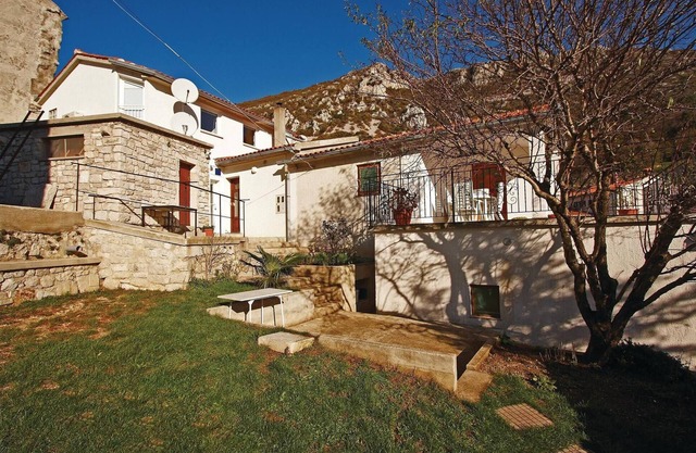 2 bedroom awesome apartment in Plomin