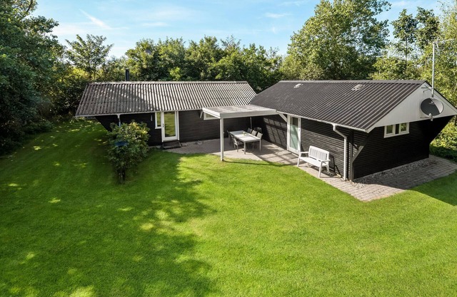 2 bedroom awesome home in Ulfborg