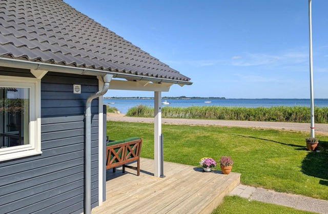 2 bedroom beach front home in Sjølund