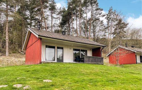 2 Bedroom Beautiful Home In Degeberga