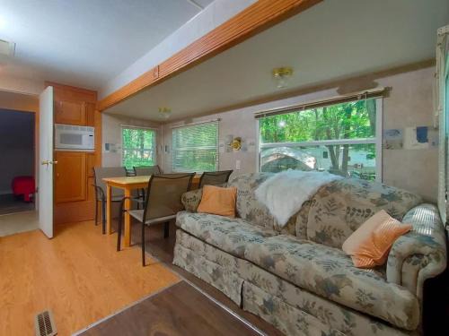2-bedroom Camper Trailer Cottage #2