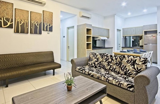 2 bedroom City Center, Sea View, above Imago Shopping Mall