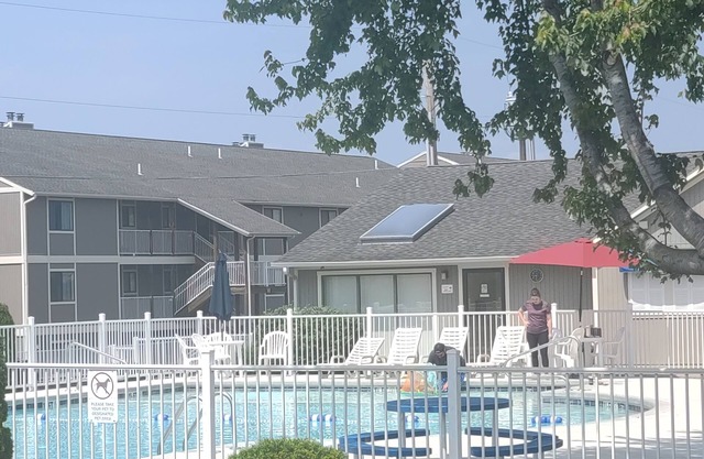 2 BEDROOM CONDO IN THE HEART of OSAGE BEACH at the LAKE!