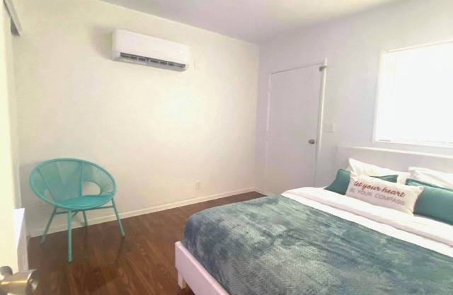 2 bedroom cozy Guesthouse near the Strip