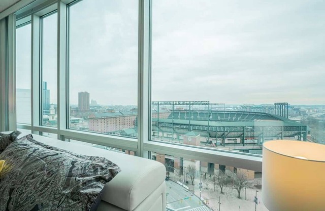 2 Bedroom Fully Furnished Apartment in Baltimore Downtown