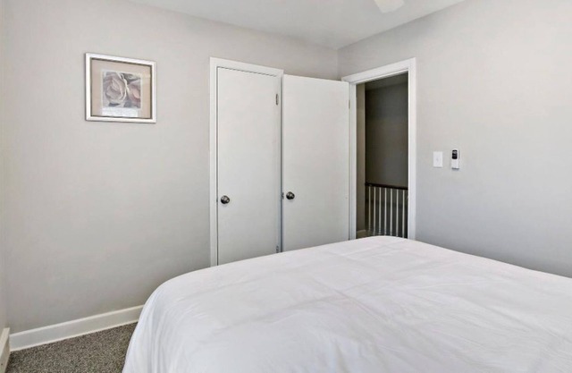 2 Bedroom Near Great Lakes Naval
