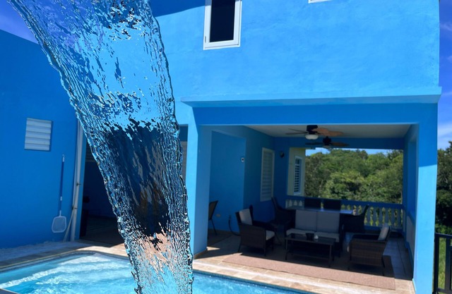 2 Bedroom Private Home with Gorgeous Views and Pool