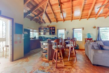 2 bedroom(s) Apartment near Hopkins