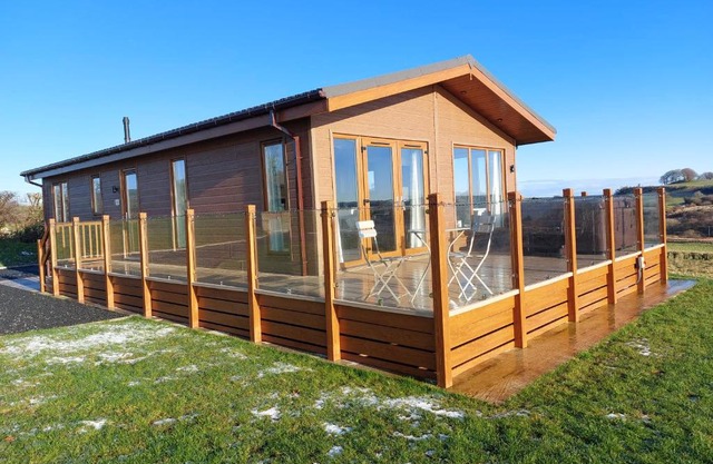 2 Bedroom Sleeps 4 Lodge-Smart Tv-Hot tub-Dogs Ok