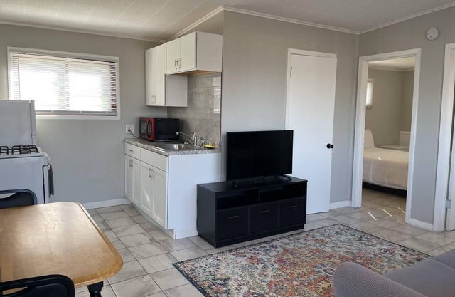2 Bedroom Suite with kitchenette (main level)