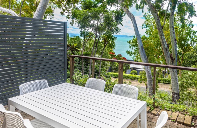 2 Bedroom Sunset Waters 17 by Hamilton Island Private Apartments n