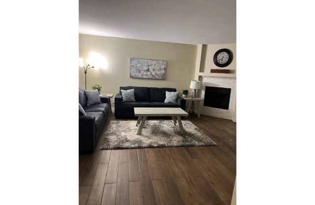 2-bedroom vacation home with pool on golf course
