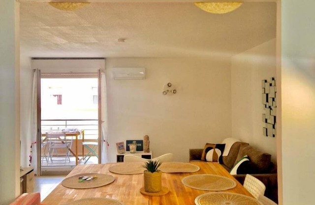 2 bedrooms, A/C, comfort, near highways