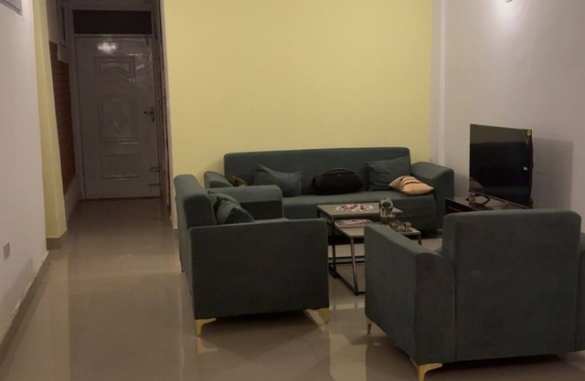 2 bedrooms cozy retreat + Starlink WiFi ideal for groups or business travelers