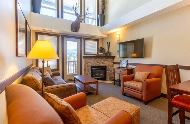 2 Bedrooms | Mountain Views l AC