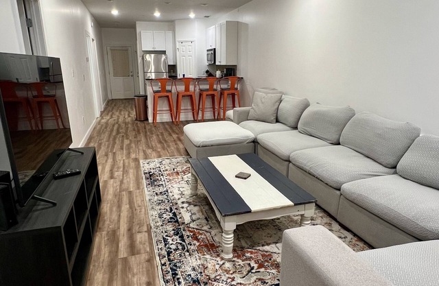 2 blocks to AU business school/Toomer's Corner- 2 Bd/2 Ba renovated 2023