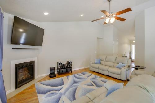 2 Blocks to White Water Launch Mill City Home