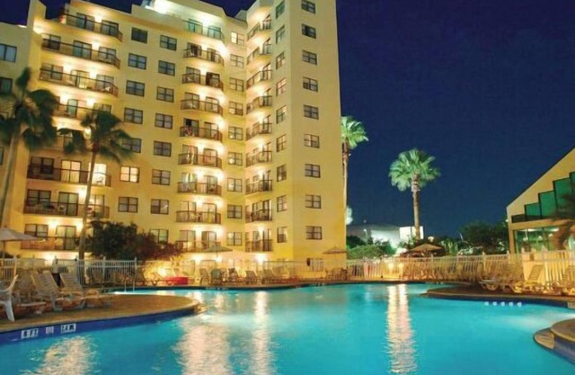 2 BR RESORT IN PERFECT LOCATION NEAR UNIVERSAL
