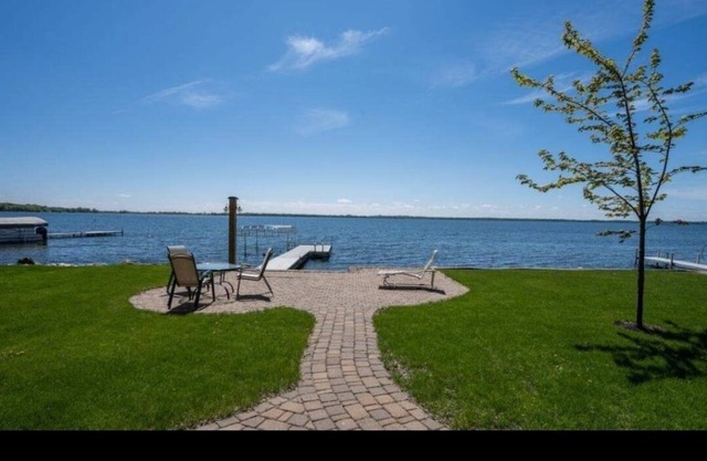 2 cozy cottages on Green Lake
