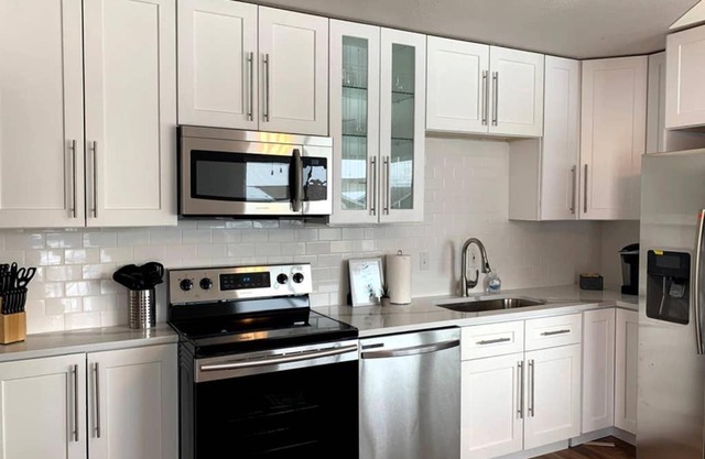 2 king beds in Cool Upper Unit in Denver