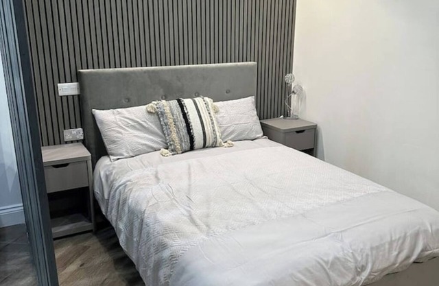2 Massive Luxury Garden Studios with Gym Access