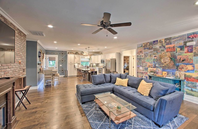 2 Mi to Downtown: Luxe Greenville Retreat!