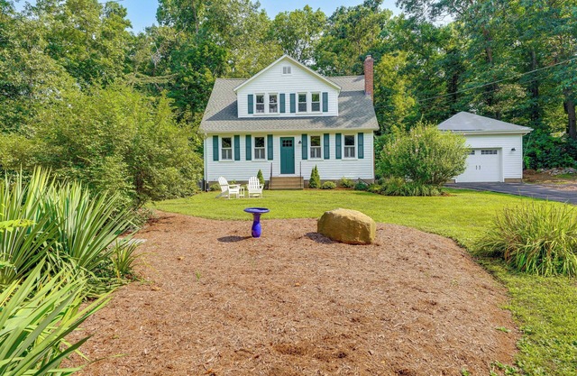 2 Mi to Dtwn: 2-Acre Retreat w/Large Yard!
