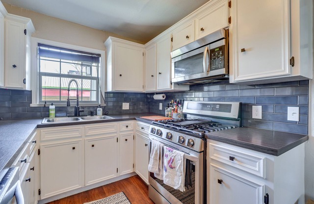 2 Mi to Dtwn: Austin Gem w/Patio & Yard