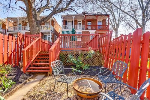 2 Mi to Dtwn Harrisburg Escape with Furnished Deck!