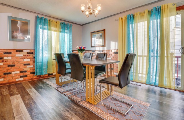2 Mi to Dtwn St Paul: Home w/Private Deck & Yard!