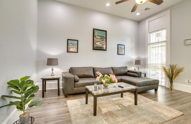 2 Mi to French Quarter Walkable NOLA Home