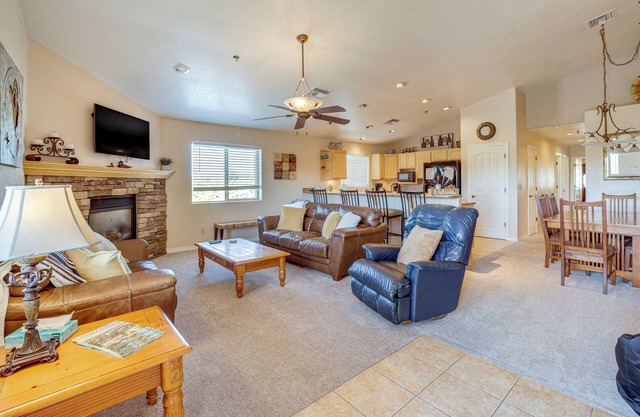 2 Mi to Lake: Apt w/Balcony in Payson!