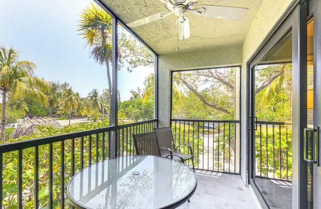 2 Mi to Sombrero Beach: Condo w/Pool & Hot Tub