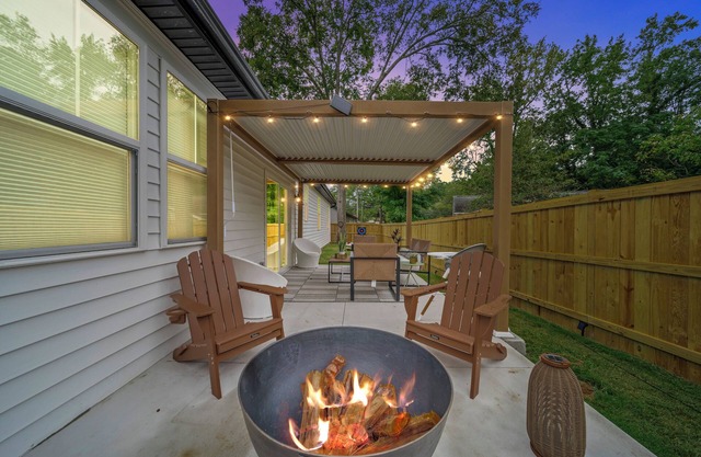 2 Min. to Downtown Simpsonville/5 Private Bedrooms