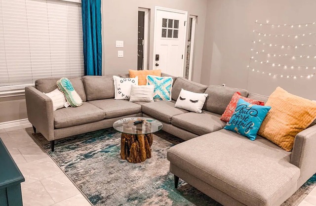 2 Mins to Lake | Outdoor Grill | Pet Friendly