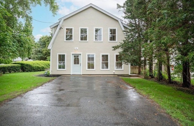 2 minutes to the beach! Newly renovated family-sized beach home