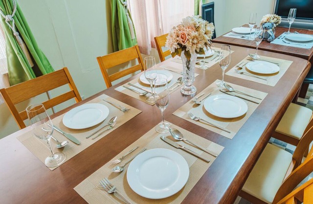 2 minutes walk from Tamatsukuri Station on JR and Subway lines! Ideal for large families and large groups! 12 semi-double beds