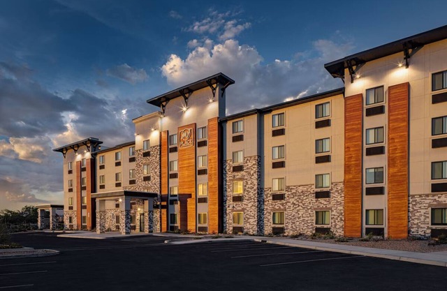 2 Modern Units with Kitchen – Minutes from Outdoor Adventures