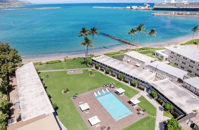 2 Pet-friendly Accommodations, Outdoor Pool, Steps to Ho'aloha Park Beach