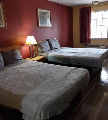 2 Queens Bed Hotel Room 142