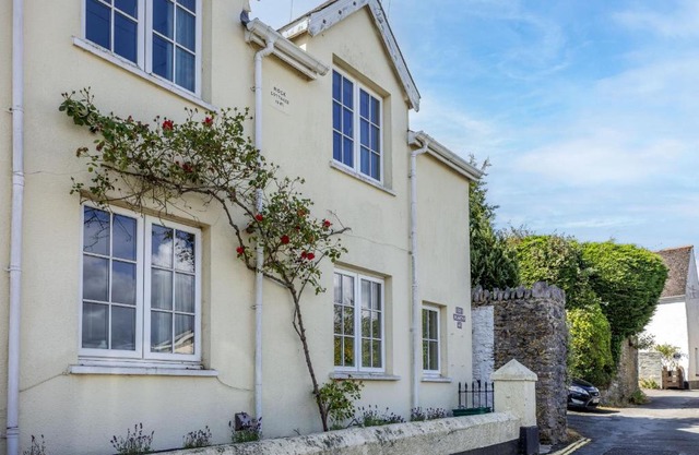 2 Rock Cottages