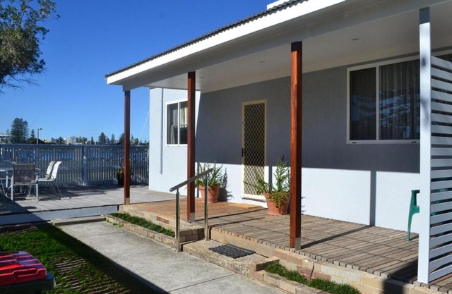 2 Rockpool Road