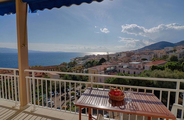2-room apartment with parking in Ajaccio