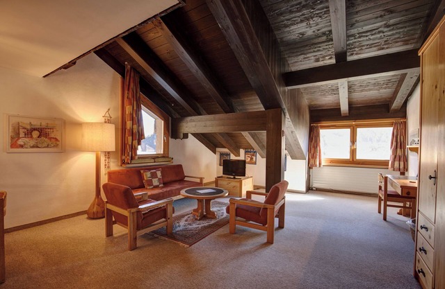 2-room flat with lake view on the 4th floor