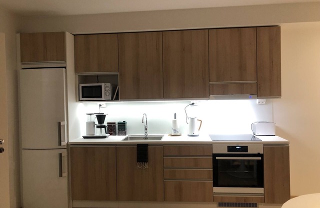 2 Rooms in front of the sea, free parking